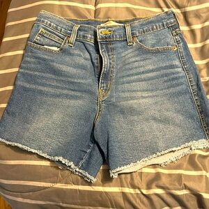 Signature by Levi’s heritage high-rise Jean shorts size 6 w28